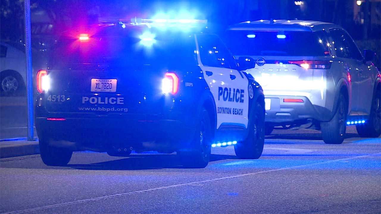 Man shoots at ex-girlfriend, friend in parking lot in Boynton Beach before being shot himself, police say