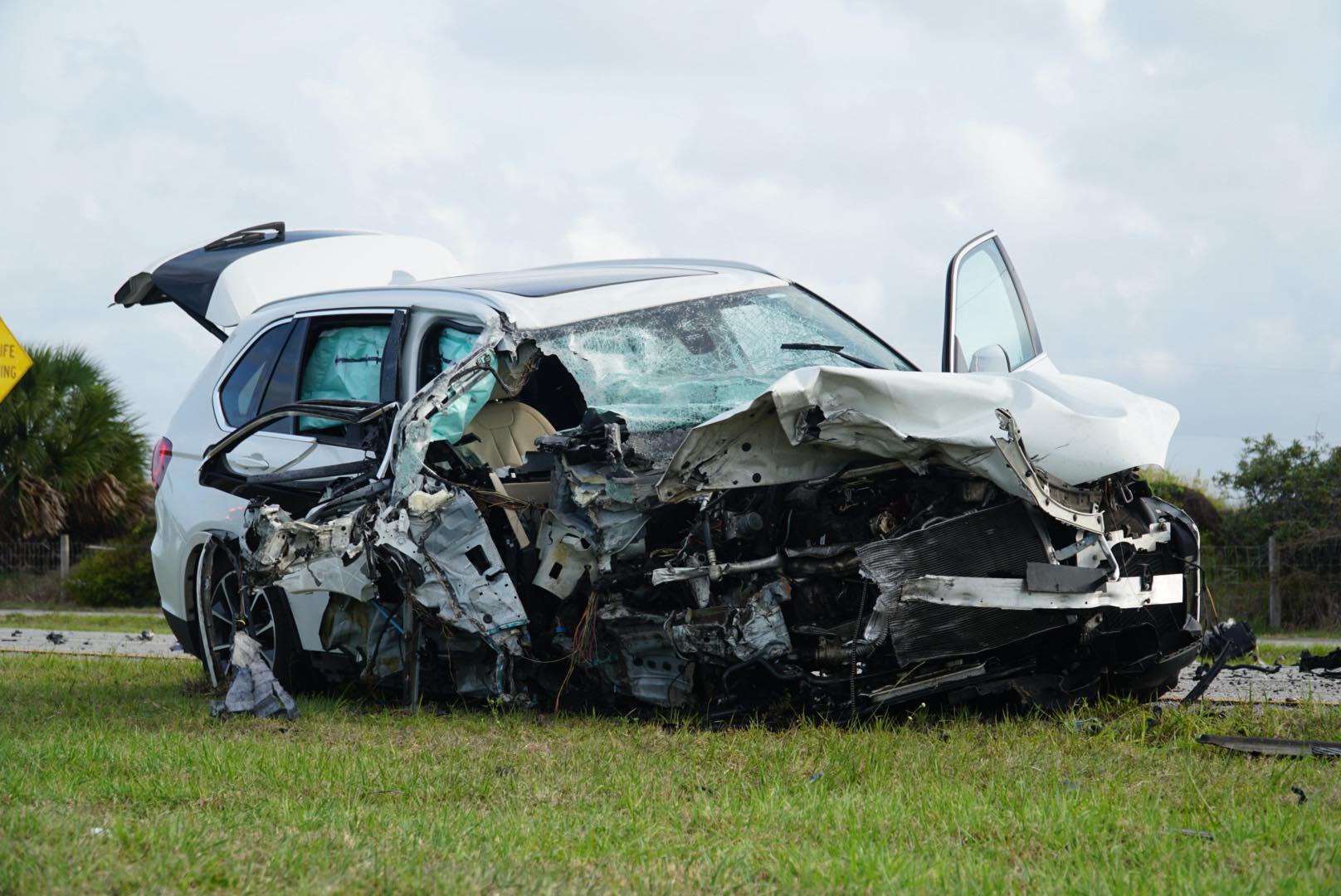 Wrong-way driver dies after high-speed crash in Martin County; 4 others injured