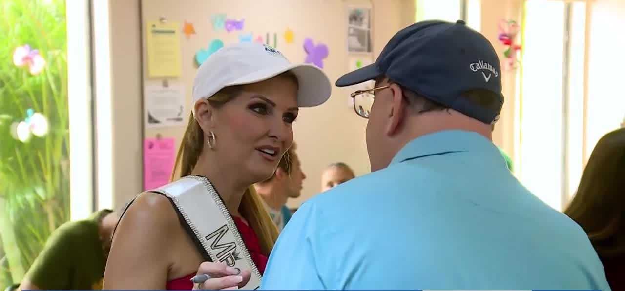 Mrs. Universe Kellie Lightbourn visits the Arc of the Treasure Coast in first public appearance